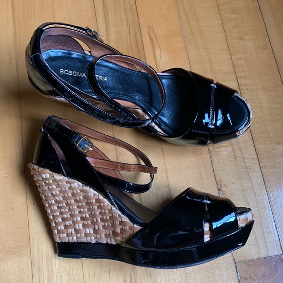 BCBG MaxAzria wedge sandals - Picture 2 of 8
